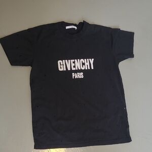 100% Authentic GIVENCHY t Shirt.